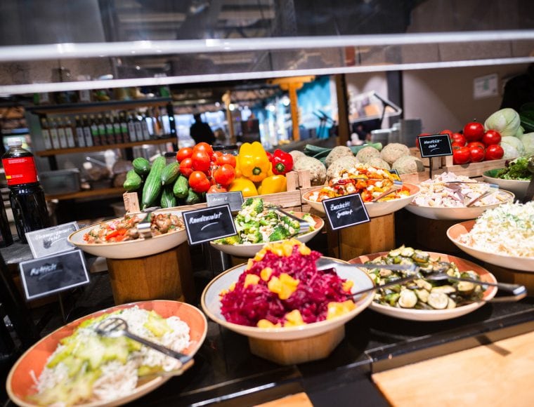 Salatbuffett im Manora Restaurant im Emmen Center