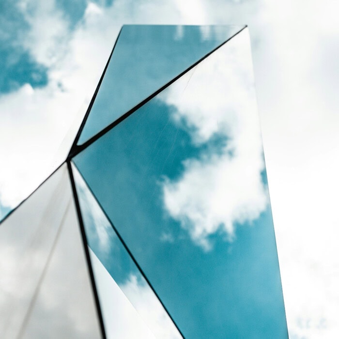 Gelbe-Station-700x700